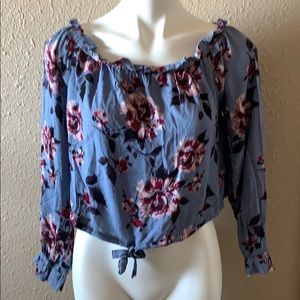 5/$15 Cute off the shoulder top.